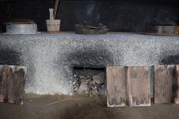 かまど 昔の調理設備