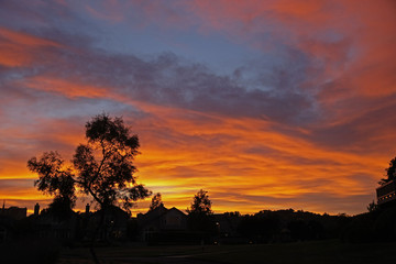 Fototapeta premium house sil n sunset clouds