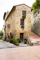 Fototapeta na wymiar Details of the tourist town of San Gimignano in Tuscany