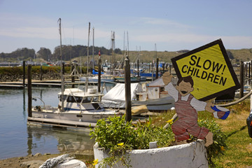 Fototapeta premium slow children sign n harbor
