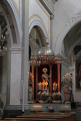 pews n candles