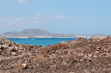 Isole Canarie: vista di Corralejo dall'Isolotto di Lobos, che si trova 2 chilometri a nord di Fuerteventura, il 4 settembre 2016