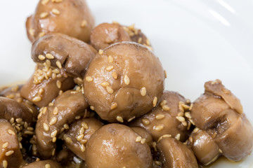 Roasted champignons with sesame.