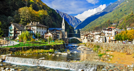 Picturesque Alpine village Lillianes in Valle d'Aosta, North Ita - obrazy, fototapety, plakaty