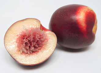 Aufgeschnittener Pfirsich