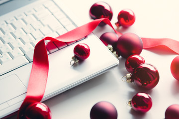 laptop computer with ribbon