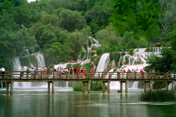 krka waterfalls n crowd