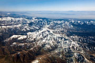 Fototapeta Widok z samolotu na horyzont i górskie szczyty - Atlas, Afryka obraz