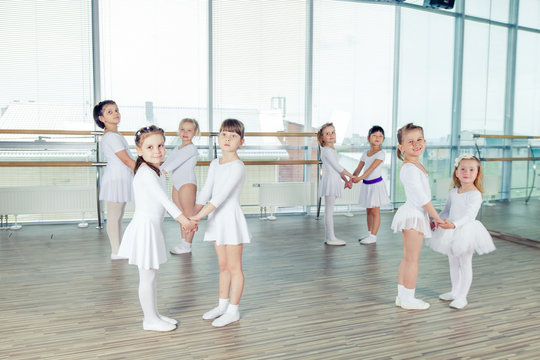 Group of little ballet dancers