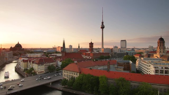 Berlin Summer Skyline with Traffic in 4K UHD and 1080p HD Realtime