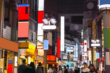 渋谷駅西口の繁華街 - obrazy, fototapety, plakaty