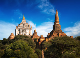 Fototapeta na wymiar Amazing view of ancient architecture with Gawdawpalin Temple. Old Buddhist Pagodas at Bagan Kingdom, Myanmar (Burma). Travel landscapes and destinations