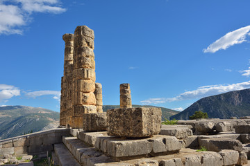 Fototapeta na wymiar Apollo Temple in Delphi, Greece