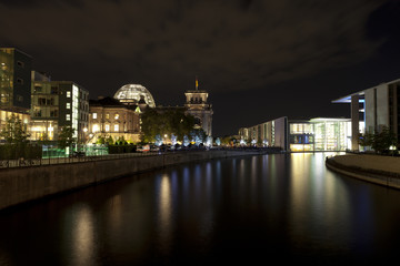 Fototapeta premium german government district panorama shot with the parliament building bundestag at night