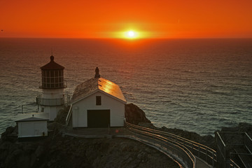 Fototapeta na wymiar lighthouse n sunset