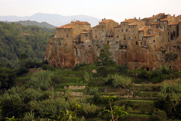 pitigliano cityscape