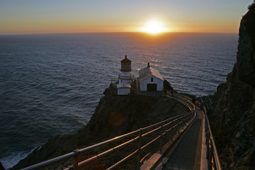 Fototapeta na wymiar lighthouse n sunset