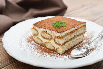 Tiramisu cake with mint