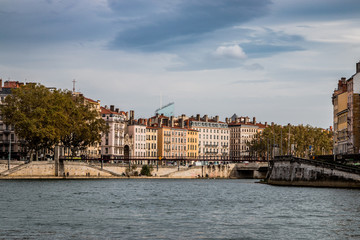 Obraz premium Promenade du défilé de la Saône à Lyon