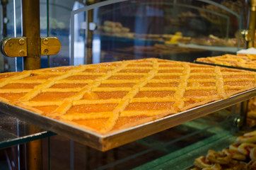 Crostata alla marmellata in panetteria