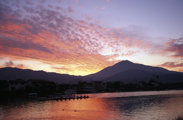 mt-tam n river sunset
