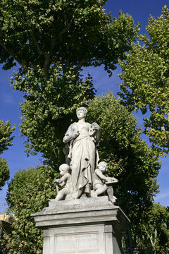 statue 1a