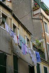 Fototapeta na wymiar hanging-laundry