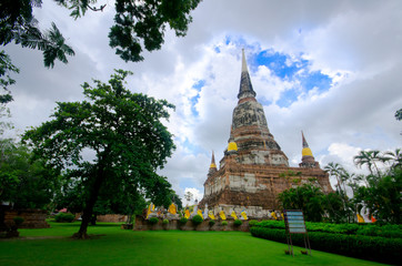 Fototapeta premium Wat Yai Chaimngkol