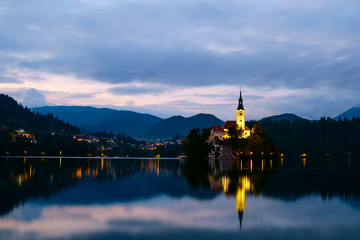 Fototapeta premium Bled with lake, island and mountains in background