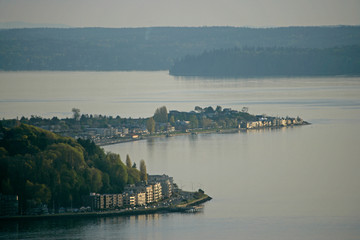 Fototapeta premium condos on water