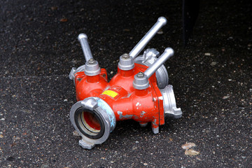 firemen equipment water foam pipe splitter valve