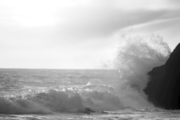 rock splash bw