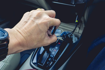 Hand gear in car