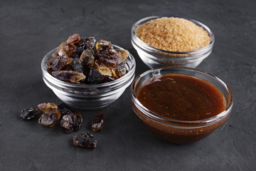 Caramelized sugar, brown sugar cane and liquid caramel