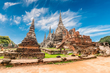 Fototapeta premium Landscape Ayutthaya Historical Park in Ayutthaya. The famous temple of the equivalent human Thailand.