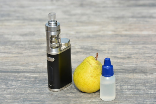 Electronic cigarette and liquid for her.Pear.