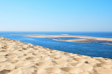 Fototapeta na wymiar Vu de la baie d’Arcachon de la dune du pilat