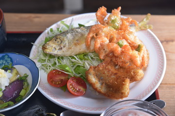 Food Diligently Cafeteria Japan