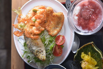 Food Diligently Cafeteria Japan
