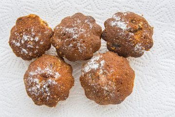 кексы с изюмом