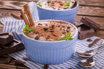 Cheese mousse with mint and cinnamon