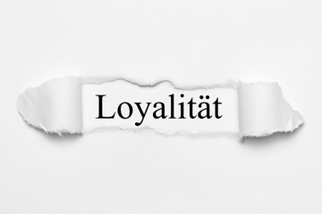 Loyalität auf weißen gerissenen Papier