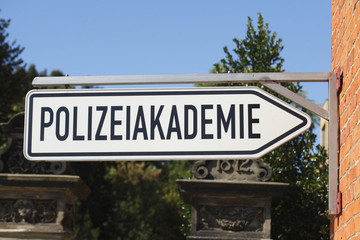 Obraz premium Schild Polizeiakademie, Nienburg