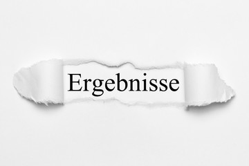 Ergebnisse auf weißen gerissenen Papier