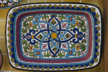 Keramiek met Spaanse motieven, Córdoba, het histories centrum in de omgeving van de Mezquita.