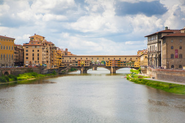 Fototapeta premium Ponte Vecchio over Arno river