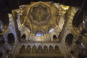 Fototapeta na wymiar Mezquita, de ongelooflijk mooie kathedraal/moskee van Córdoba