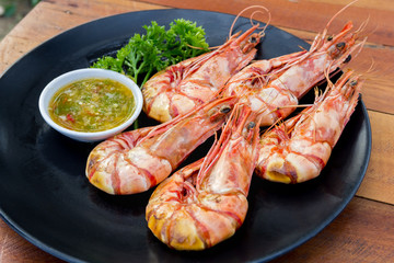 Grilled shrimp with seafood spicy sauce