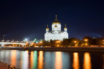 Fototapeta na wymiar View of the Cathedral of Christ the Savior, September night. Moscow, Russia