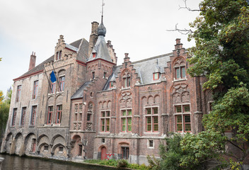 Fototapeta na wymiar historische Fassade in der Altstadt von Brügge in Belgien